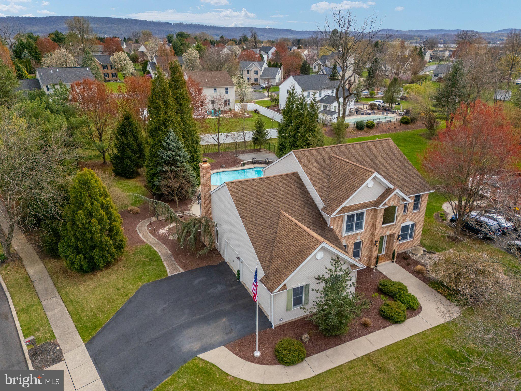 FOUR SEASONS AT FARM - Residential