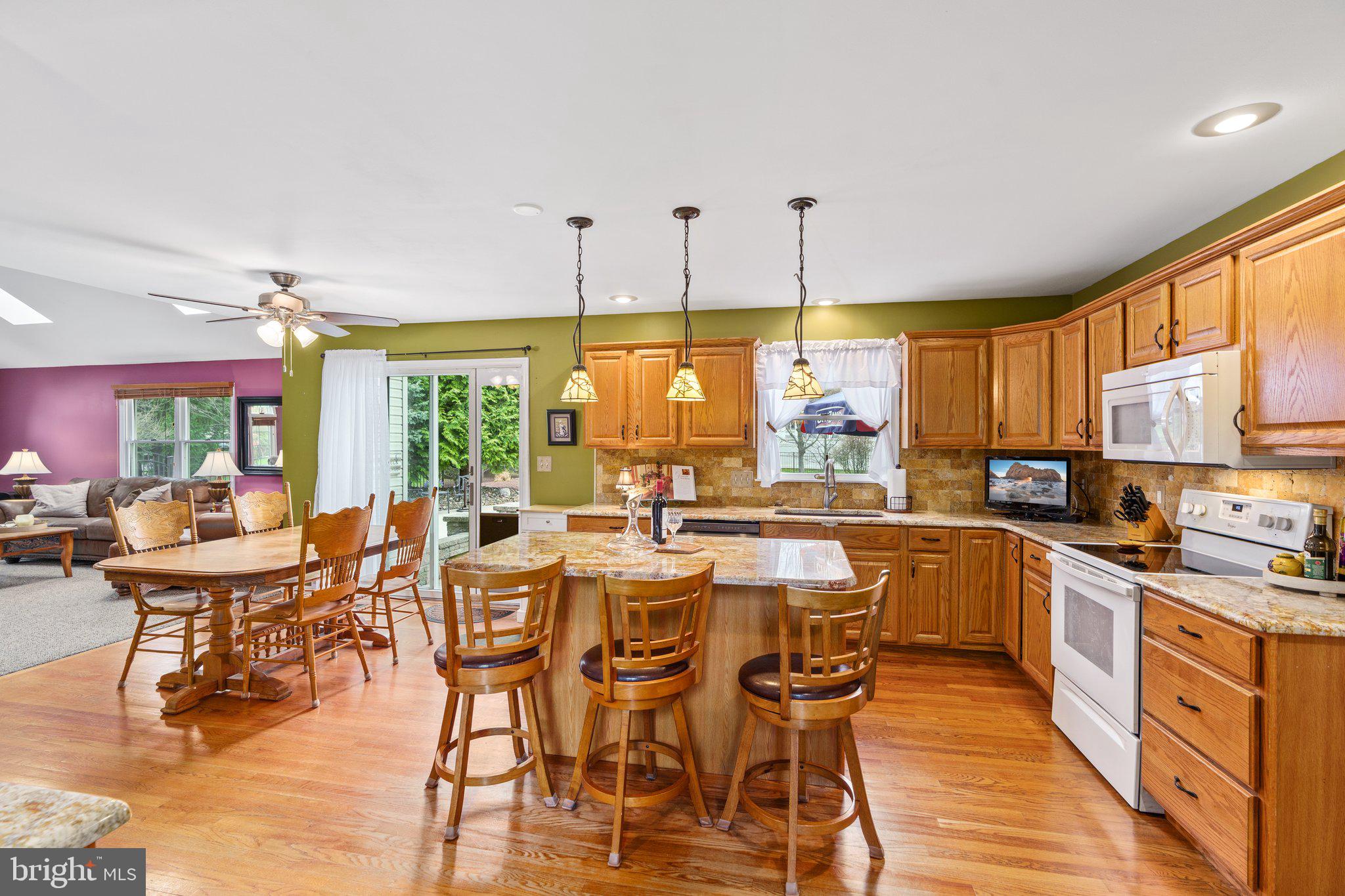 FOUR SEASONS AT FARM - Residential