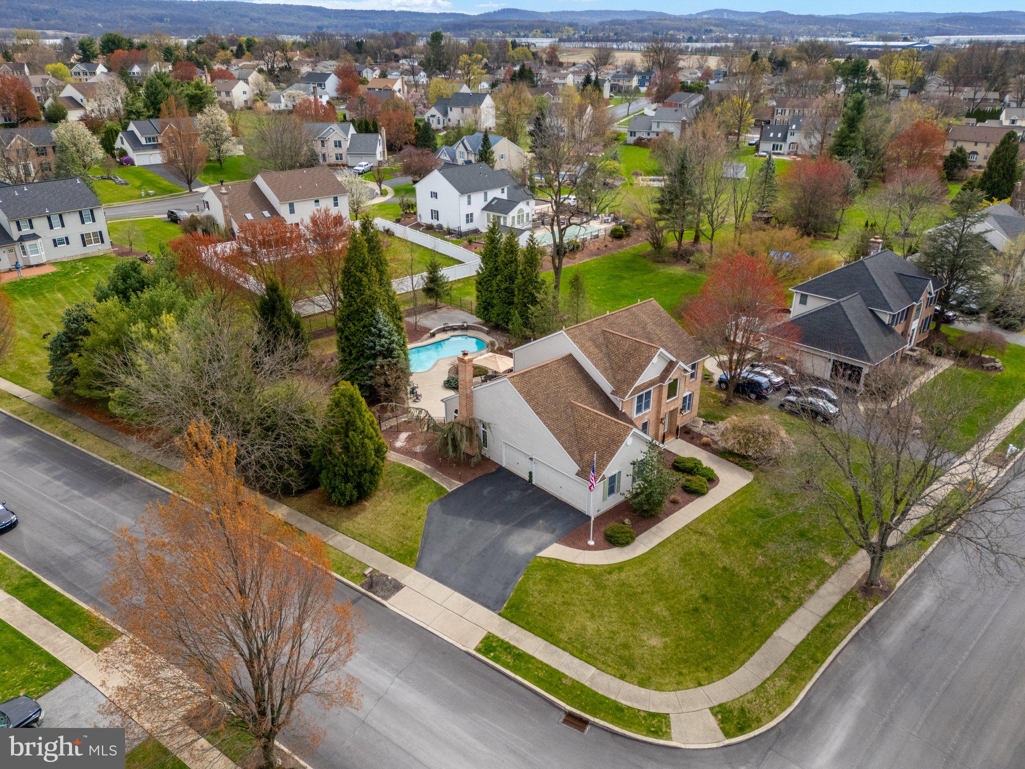 FOUR SEASONS AT FARM - Residential