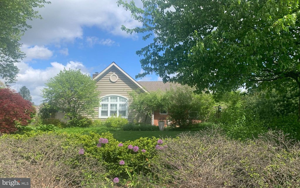Photo of 117 MURRY HILL DR, LANCASTER, PA 17601 (MLS # PALA2034294)