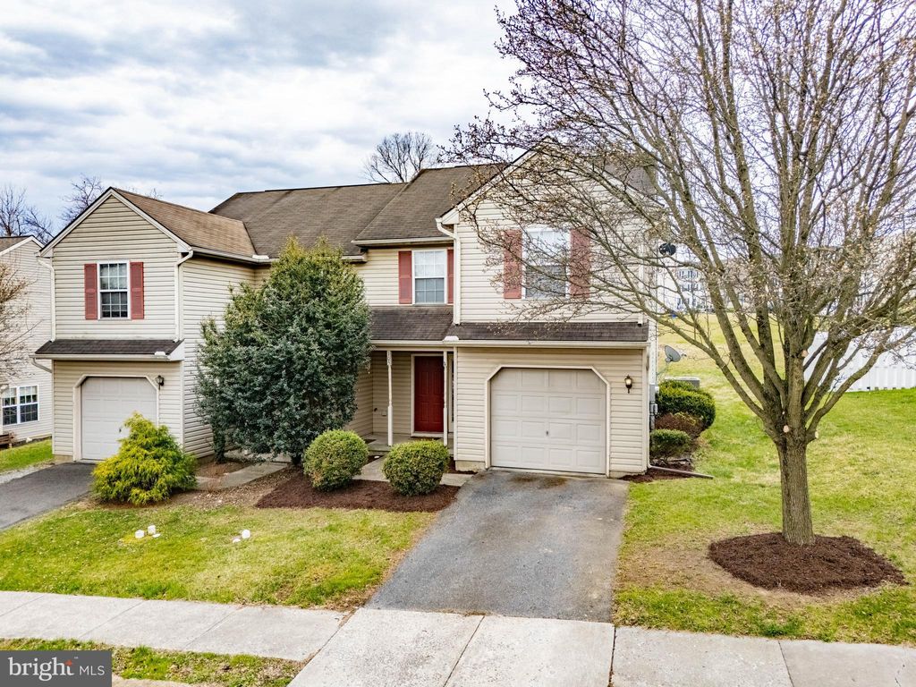 Photo of 105 Elmshire Drive, LANCASTER, PA 17603 (MLS # PALA2068986)