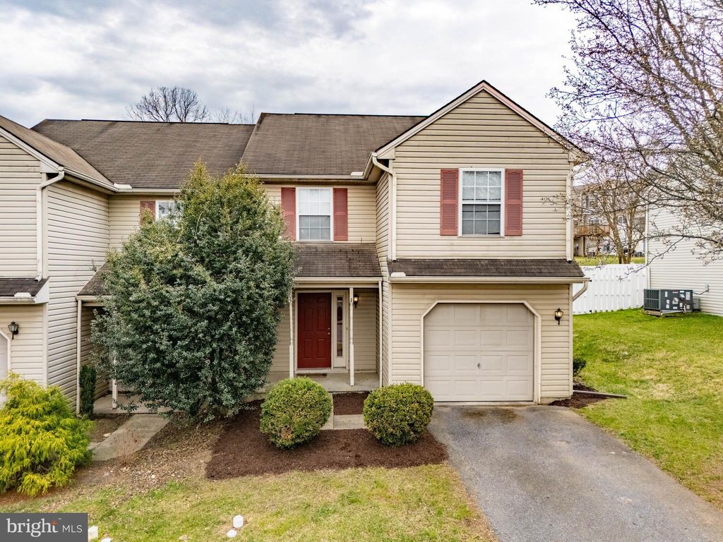 Photo of 105 Elmshire Drive, LANCASTER, PA 17603 (MLS # PALA2068986)