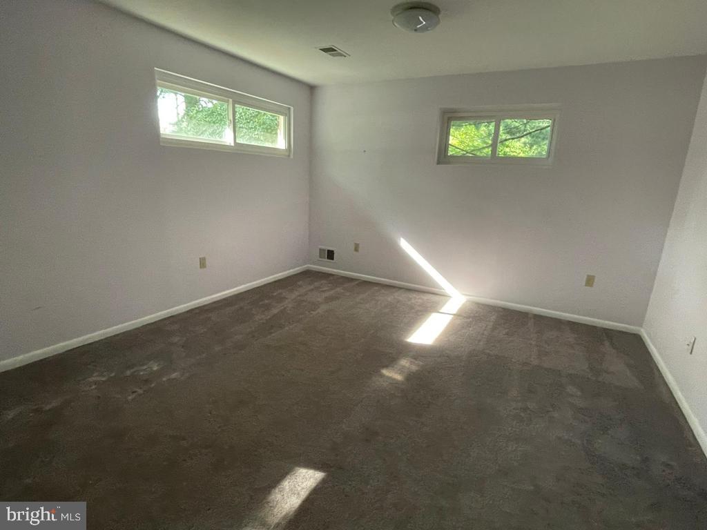 KEMP MILL ESTATES - Residential Lease