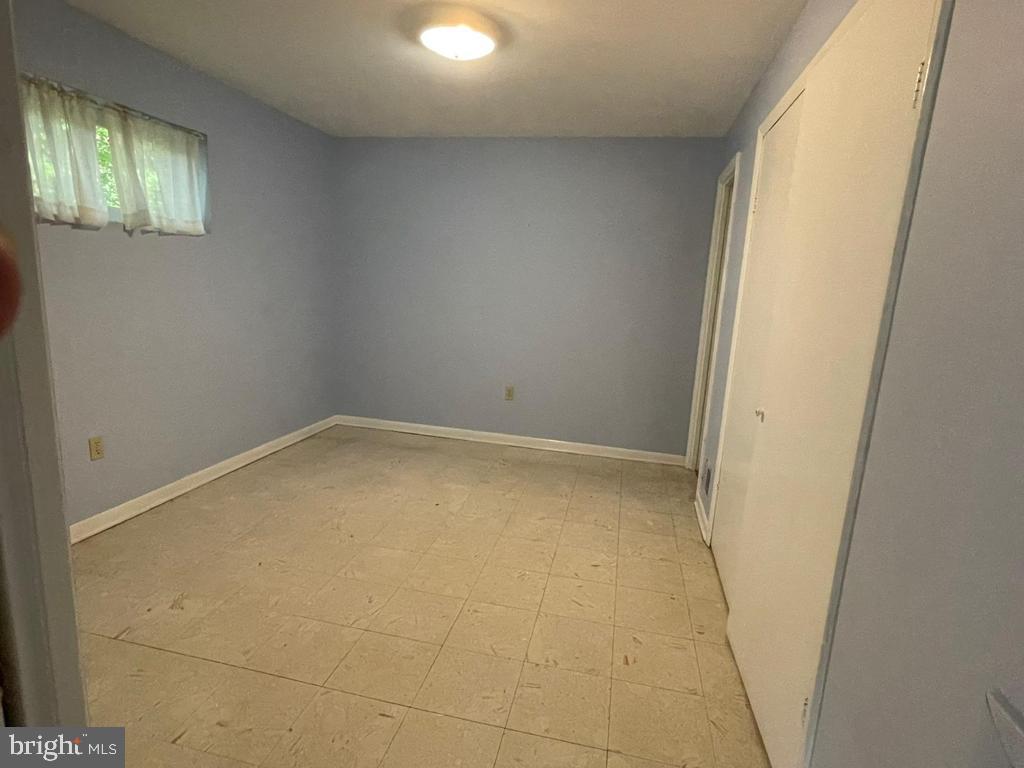 KEMP MILL ESTATES - Residential Lease