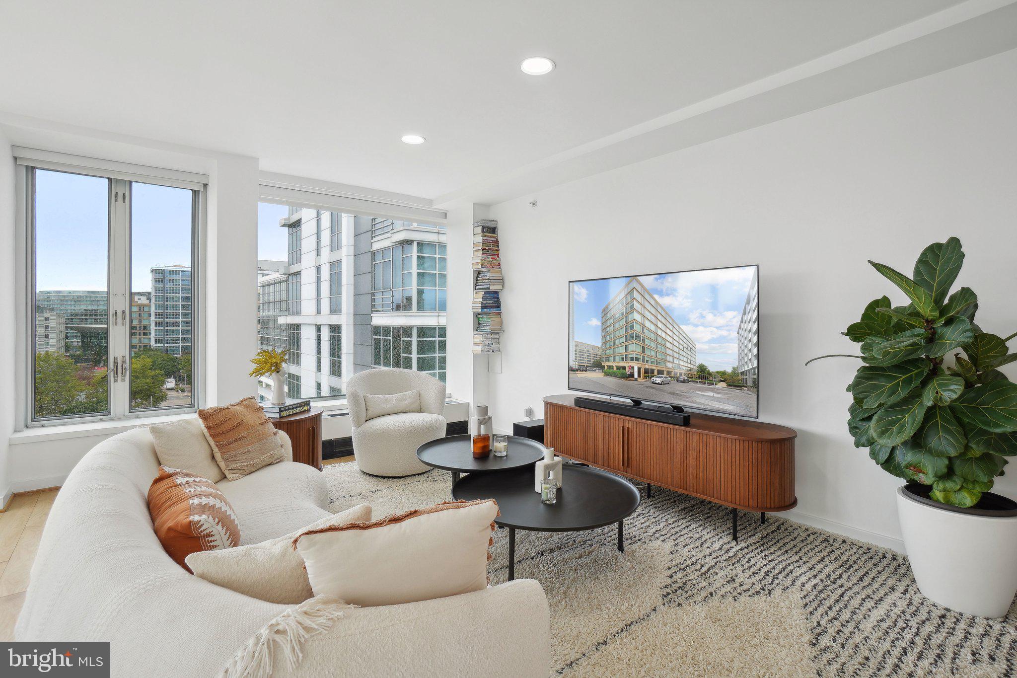1101 3RD STREET SW 706