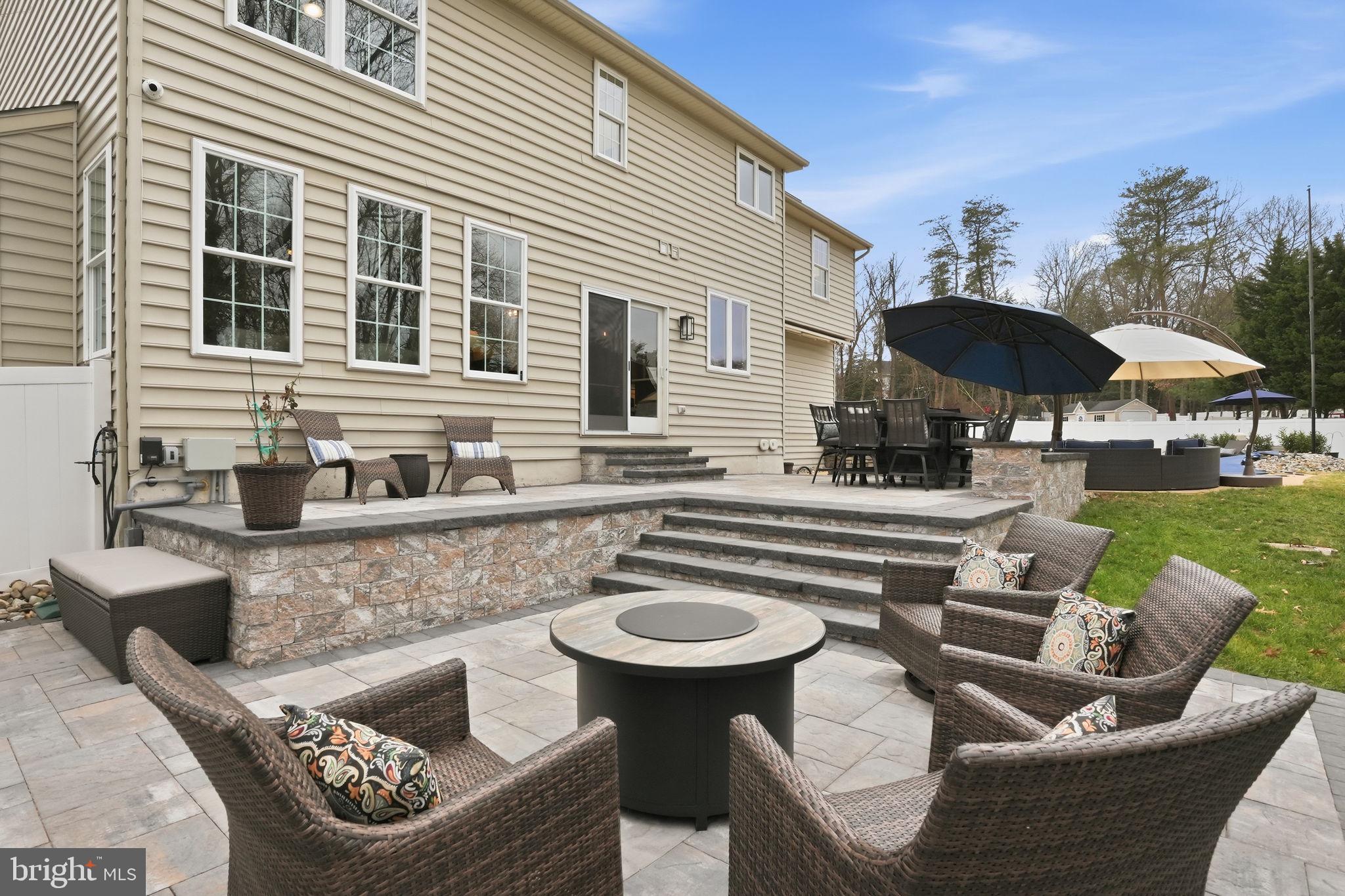 PASADENA MANOR - Residential