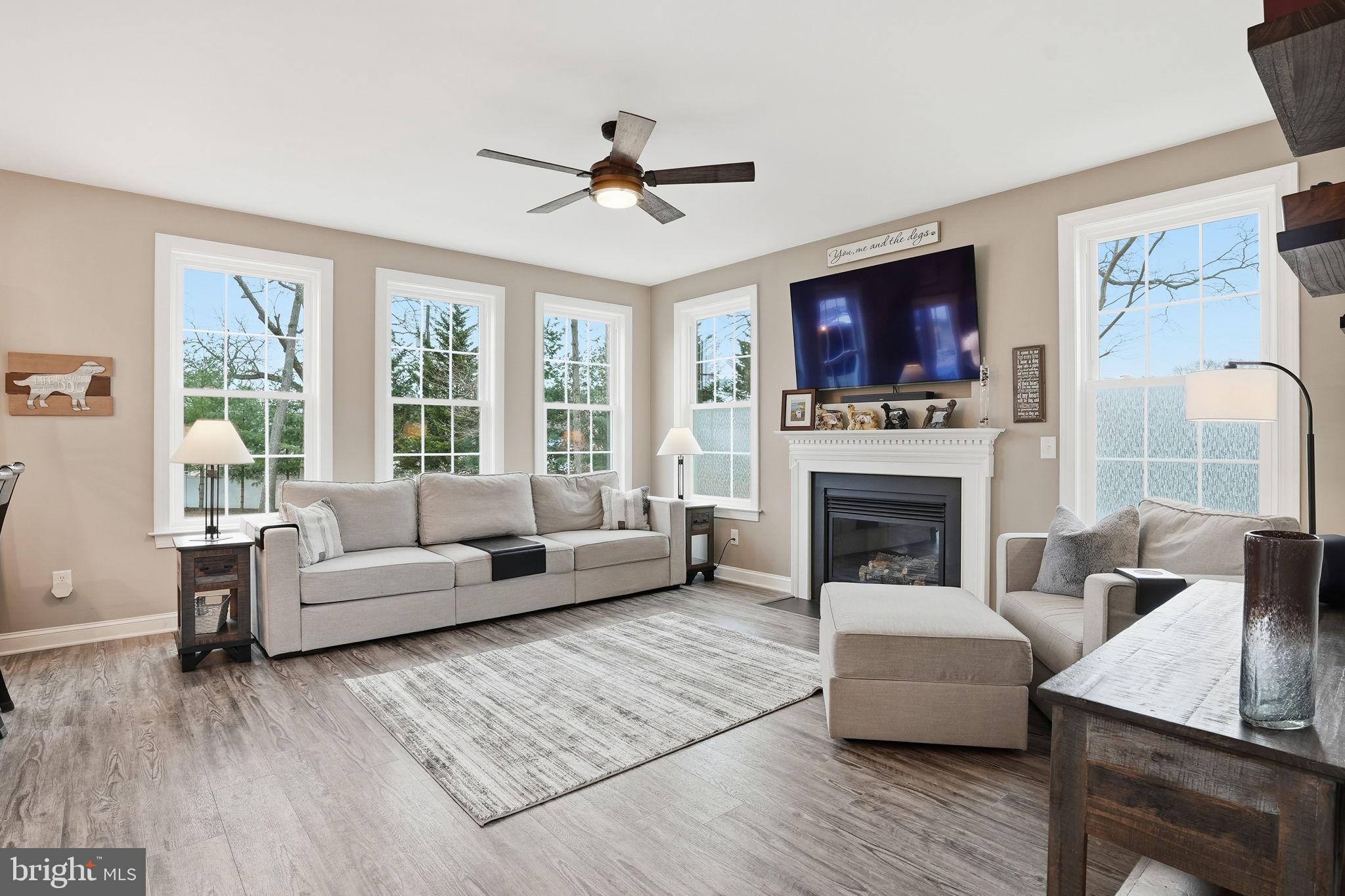 PASADENA MANOR - Residential