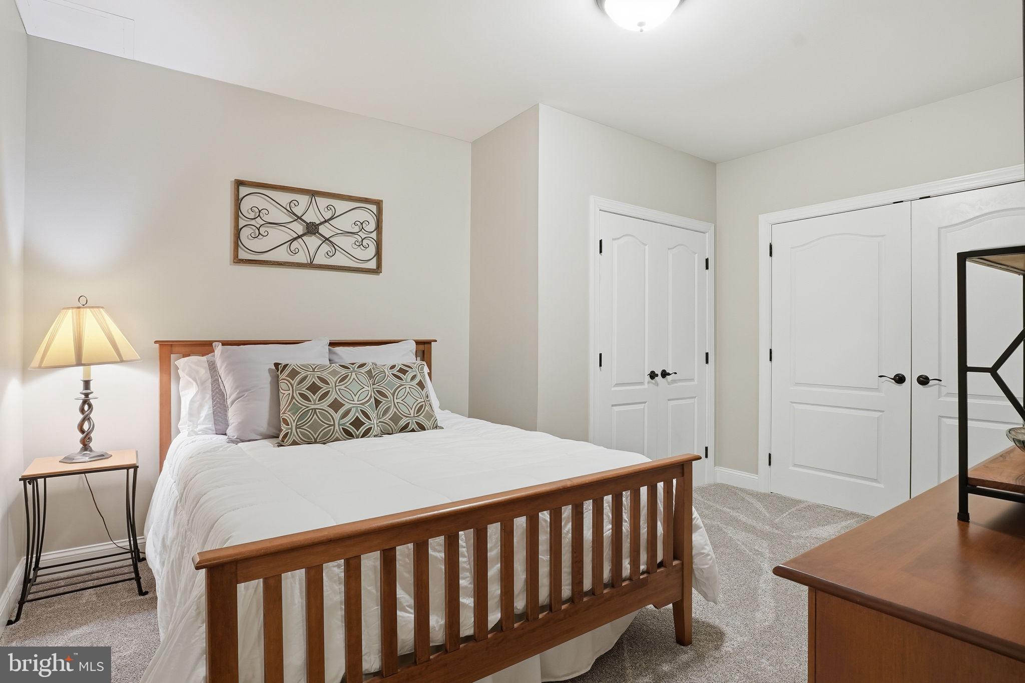 PASADENA MANOR - Residential