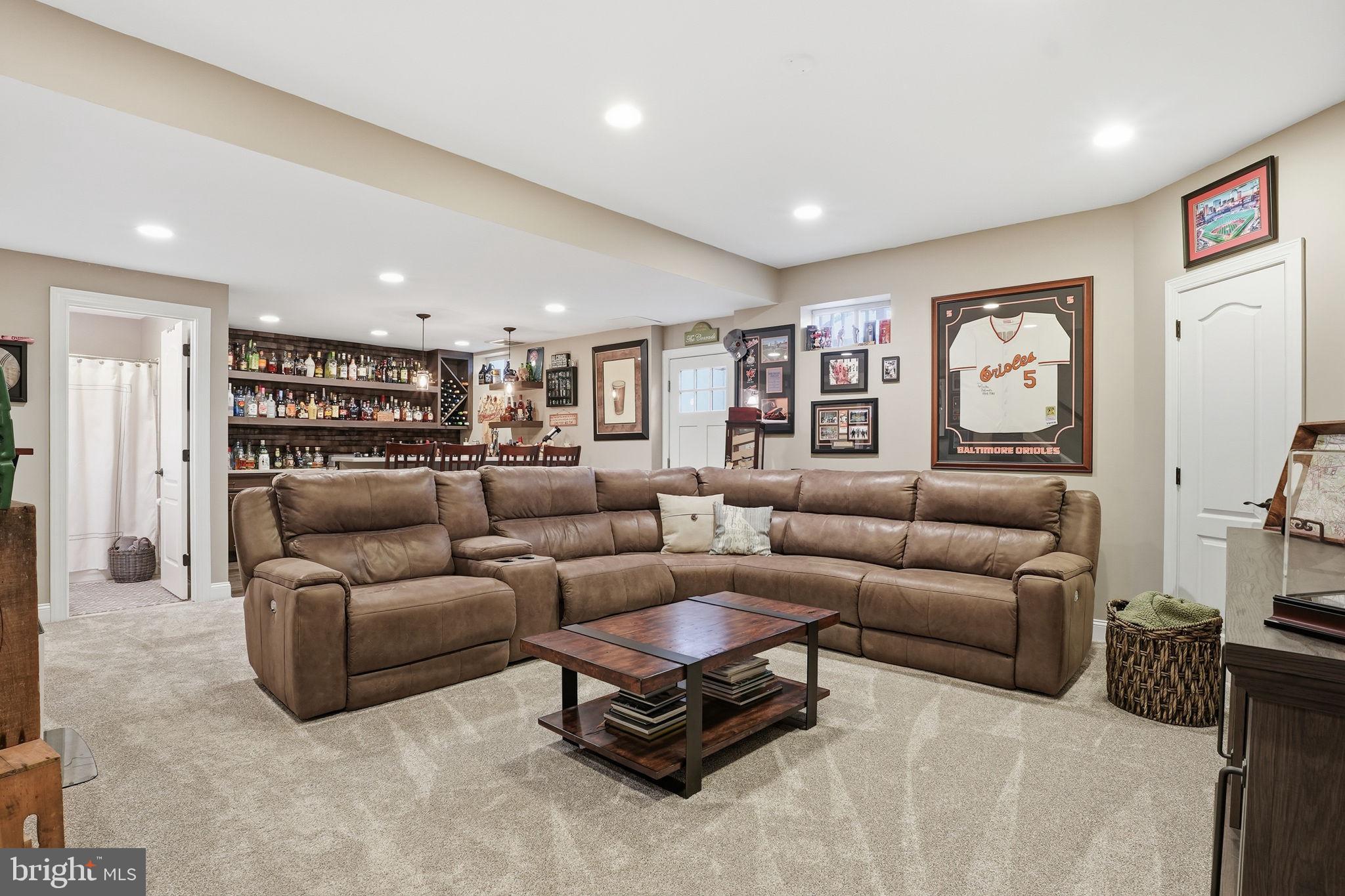 PASADENA MANOR - Residential