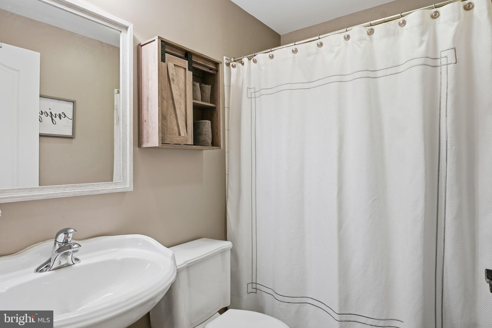 PASADENA MANOR - Residential