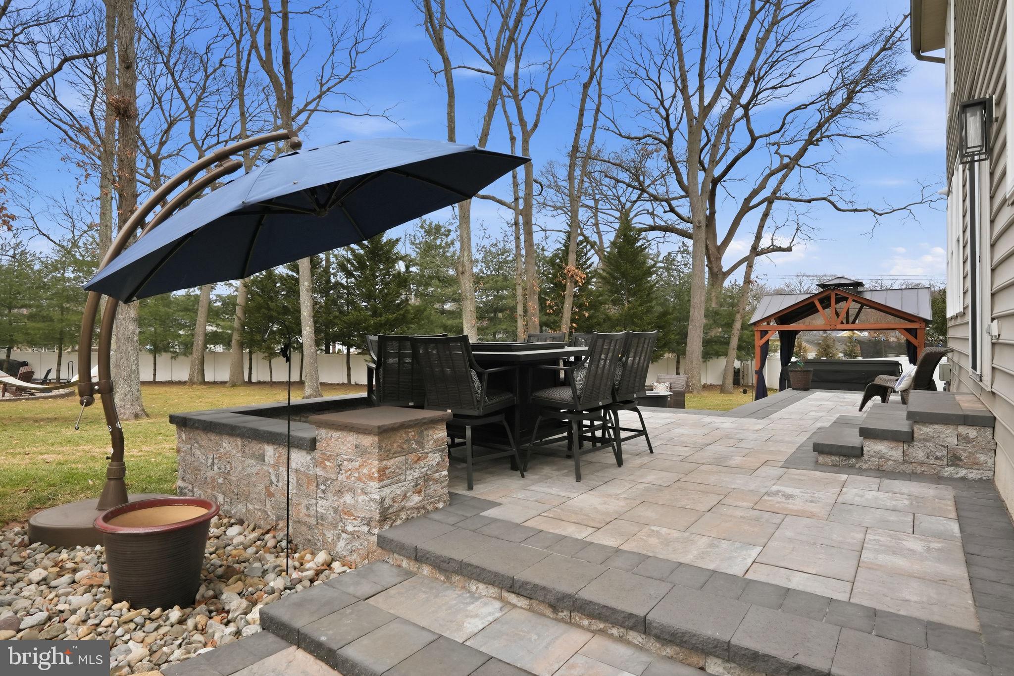 PASADENA MANOR - Residential