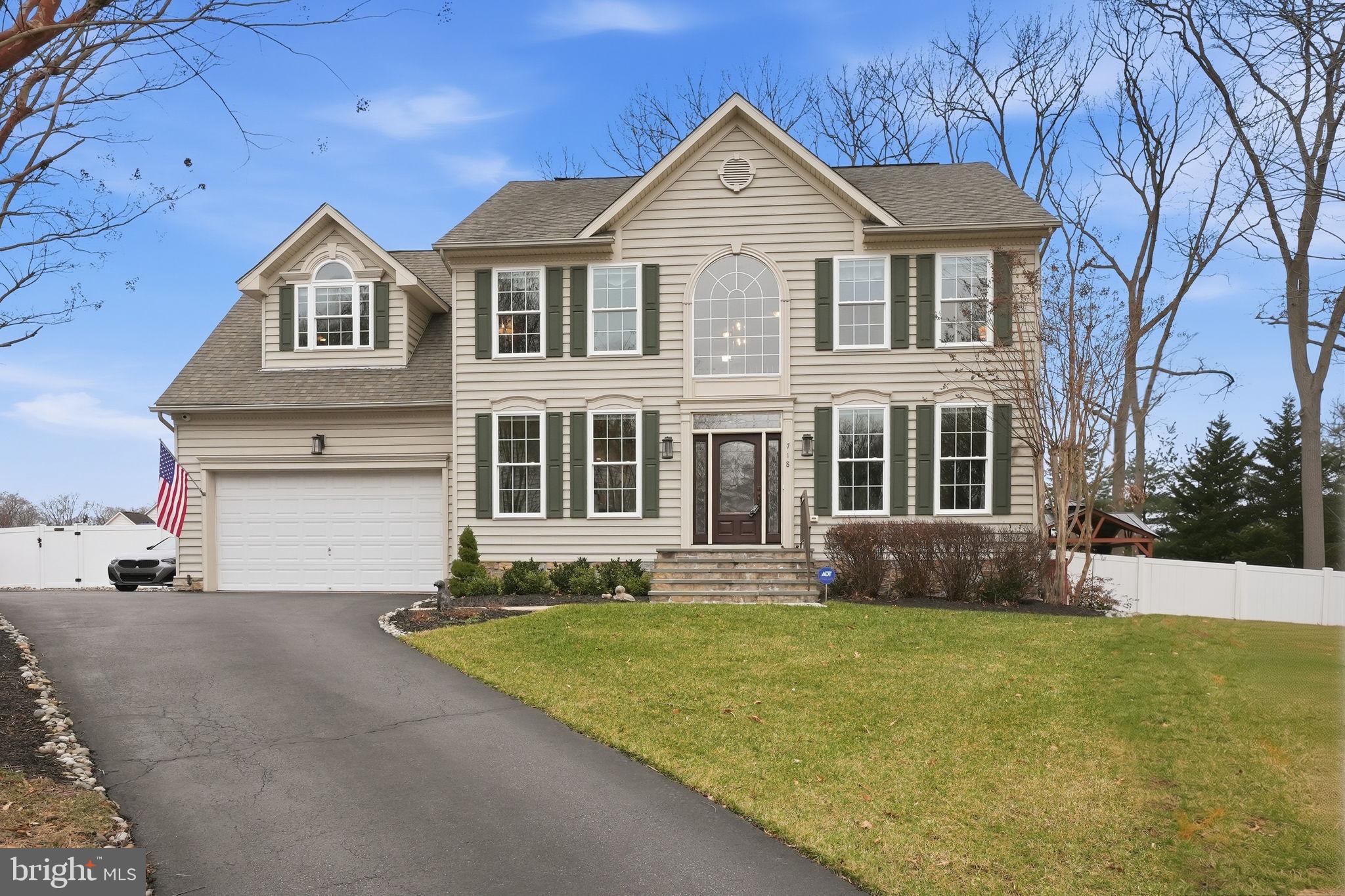 PASADENA MANOR - Residential