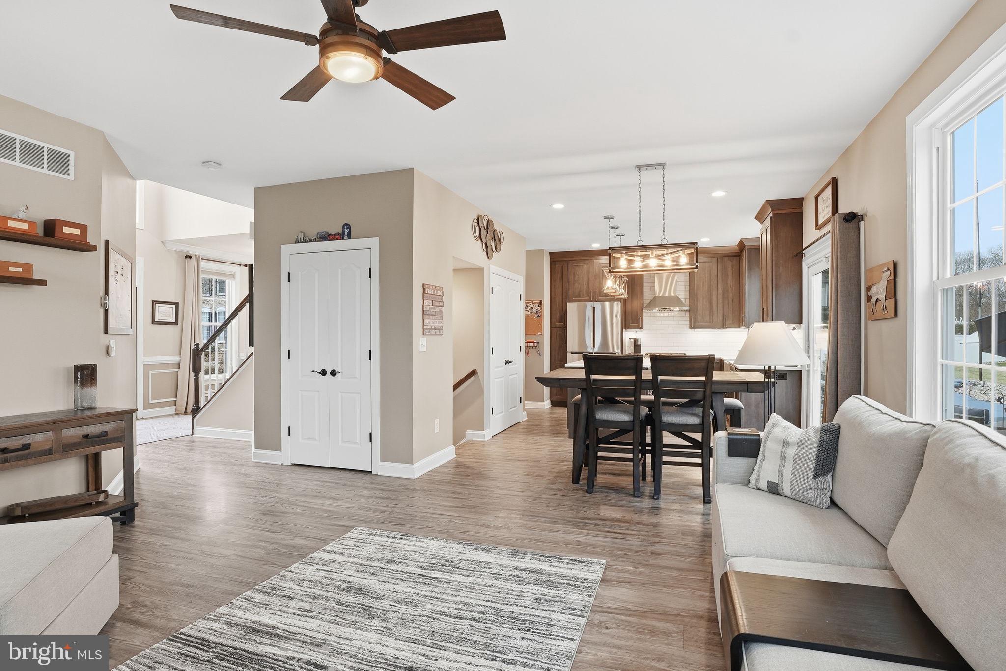 PASADENA MANOR - Residential