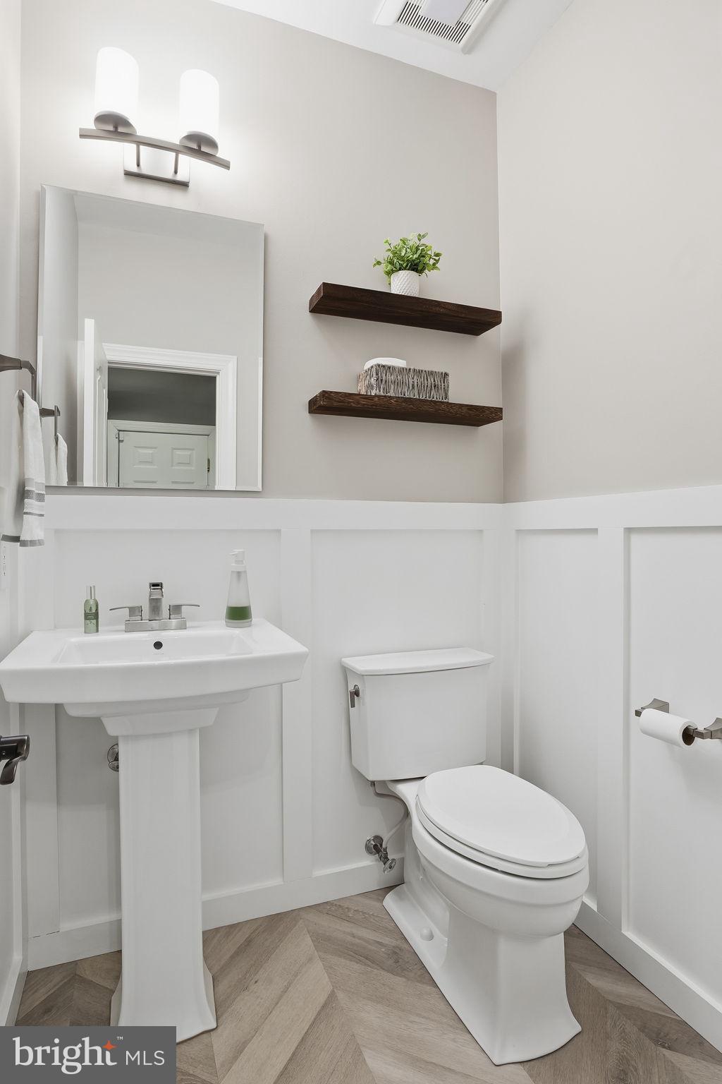 PASADENA MANOR - Residential