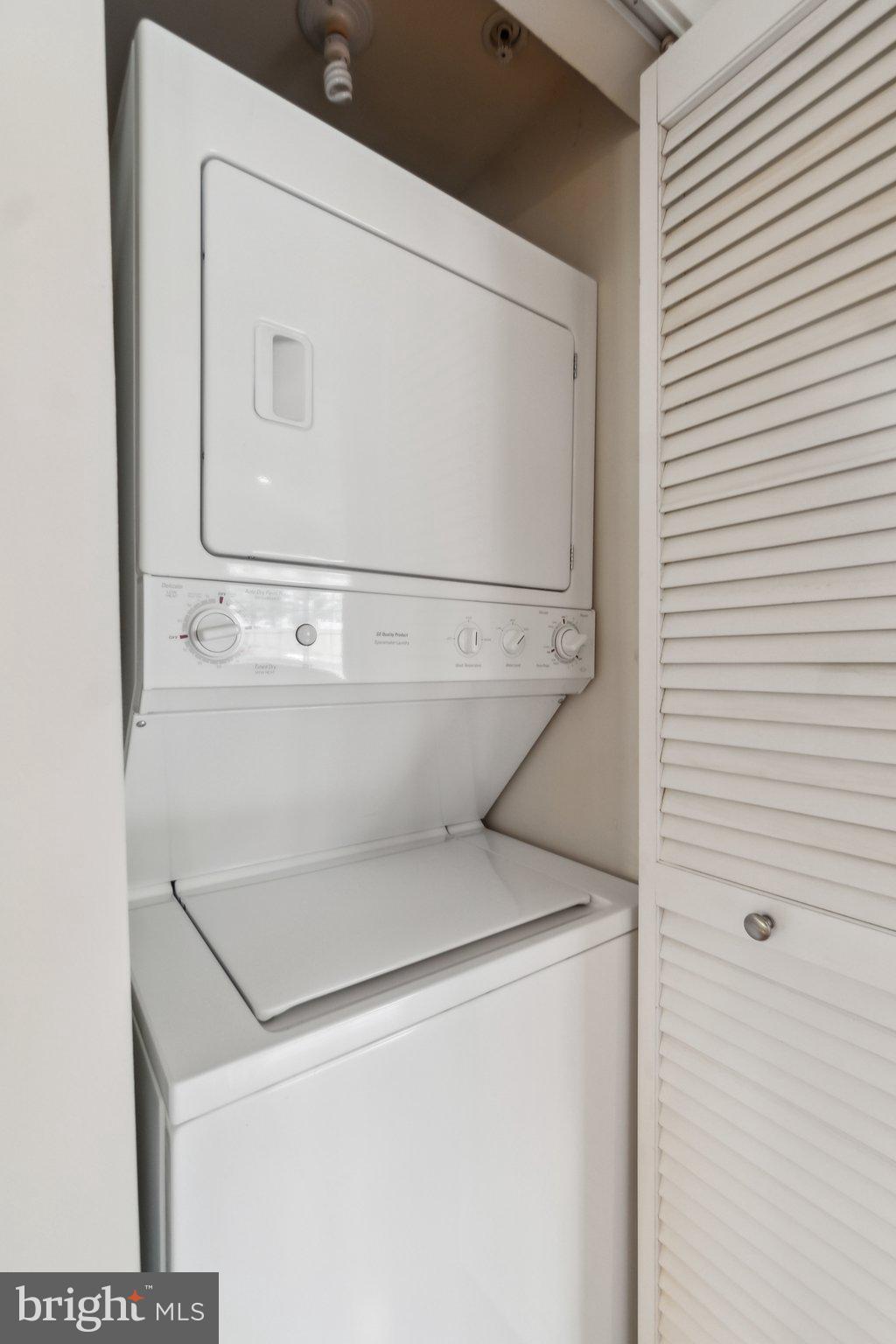 WEST VILLAGE OF SHIRLINGTON - Residential Lease