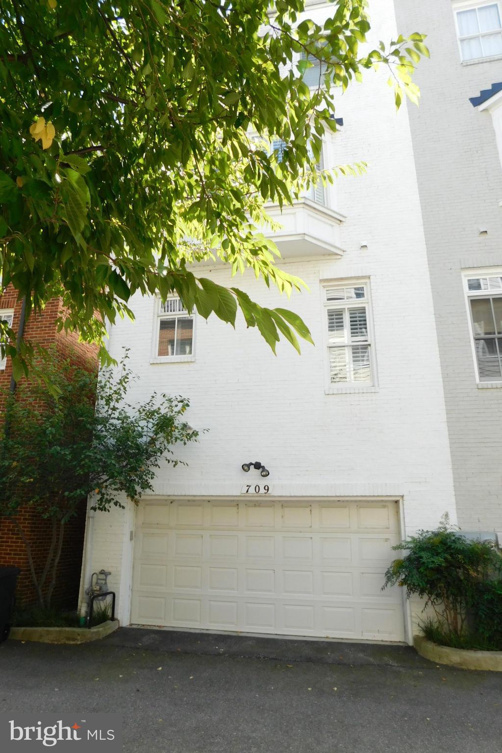 POTOMAC GREENS - Residential Lease