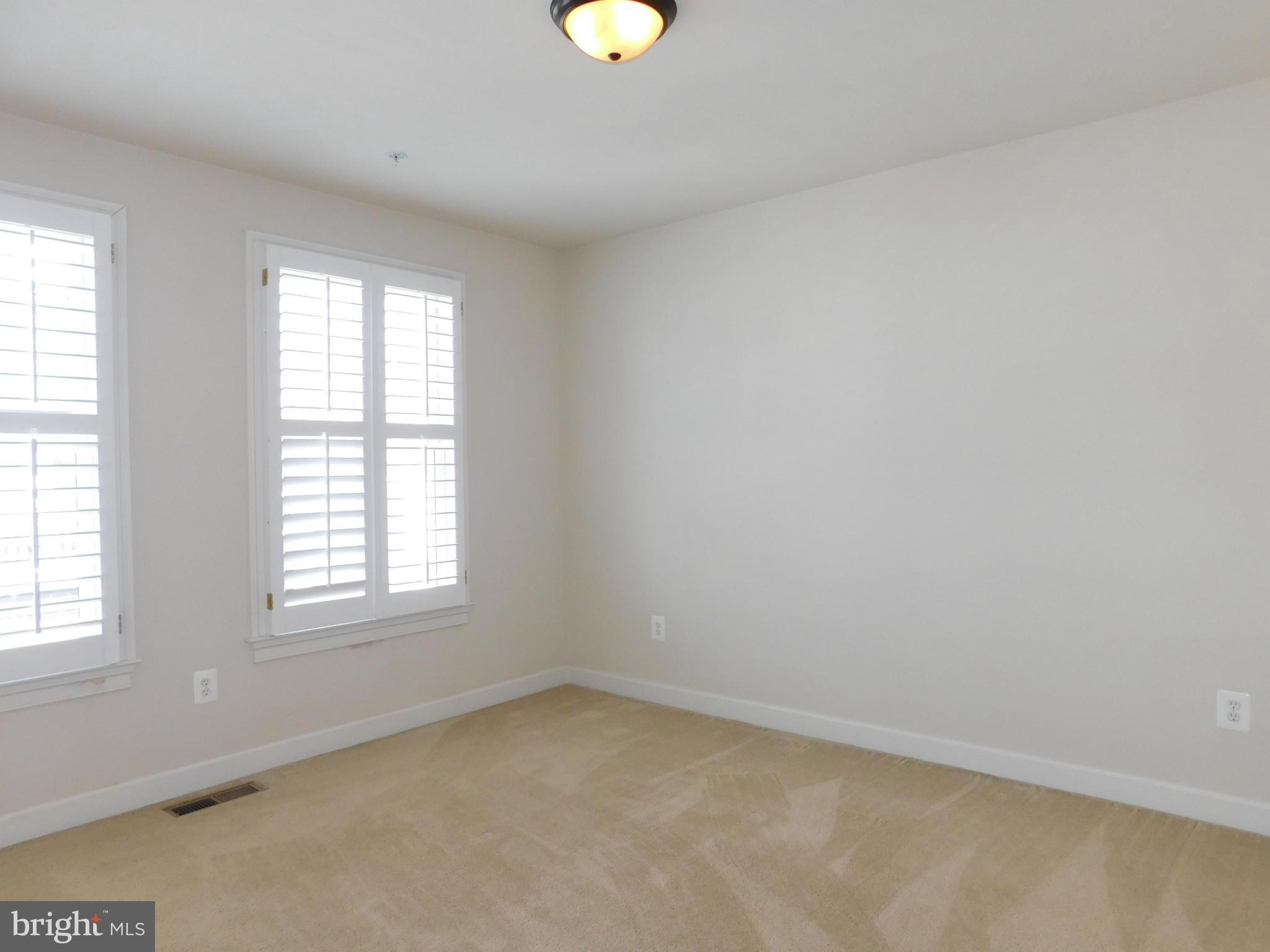 POTOMAC GREENS - Residential Lease