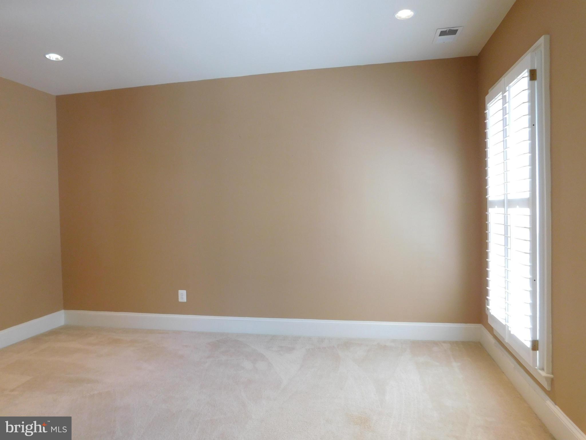 POTOMAC GREENS - Residential Lease