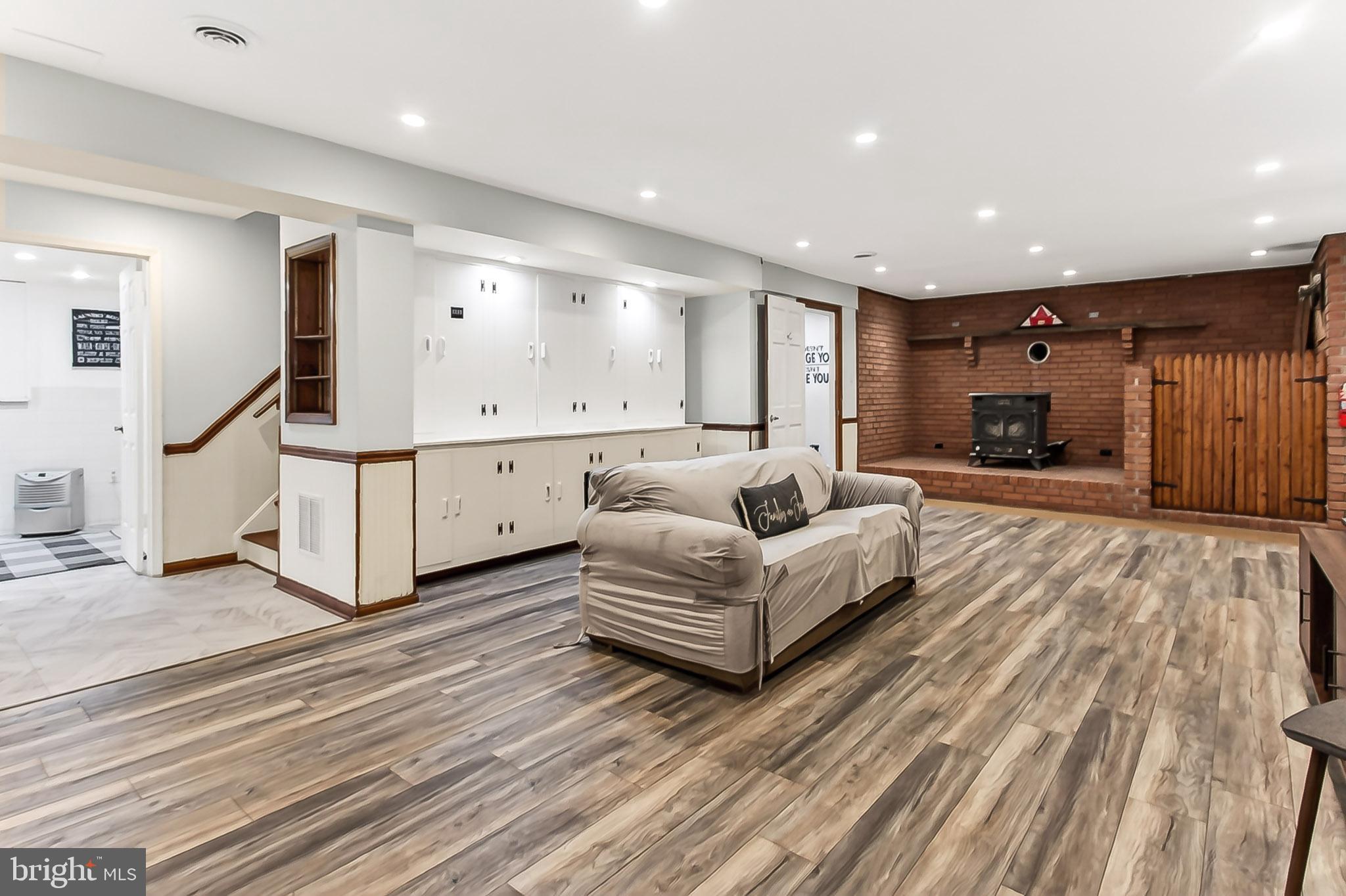 FAIRFAX STATION - Residential