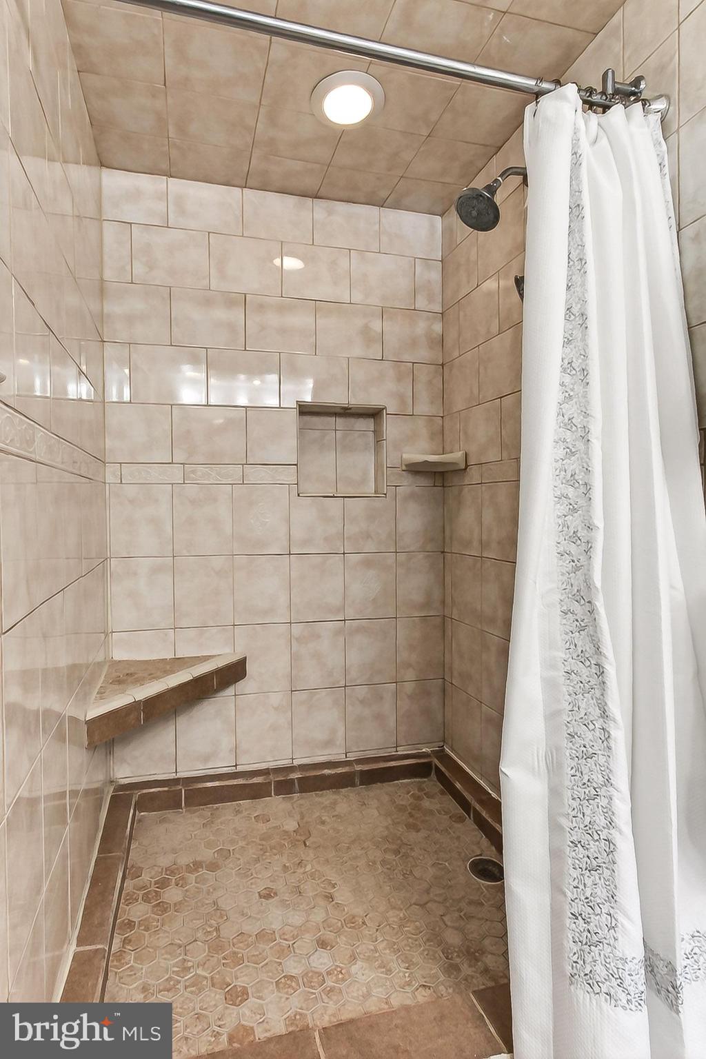 FAIRFAX STATION - Residential