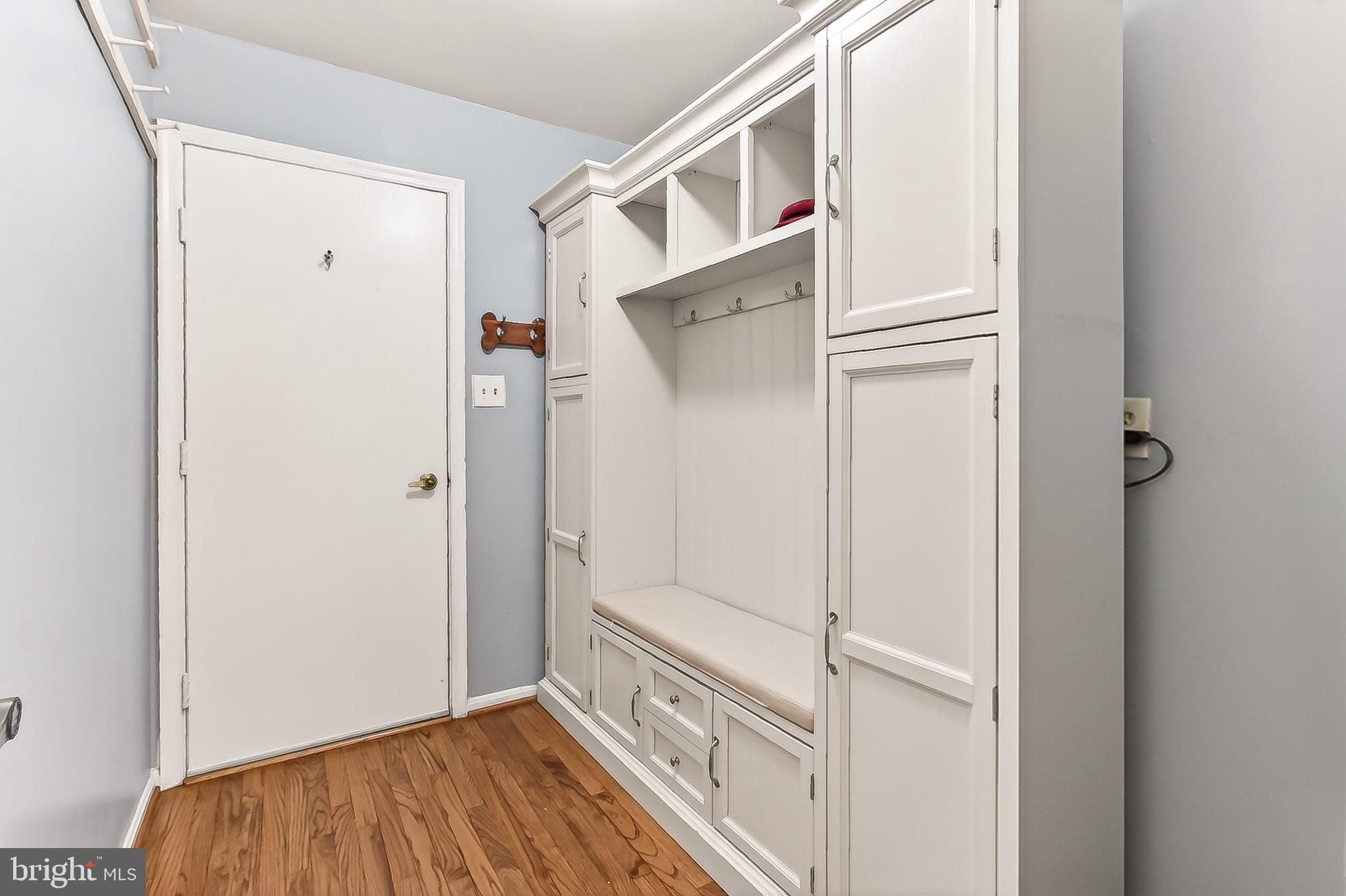 FAIRFAX STATION - Residential