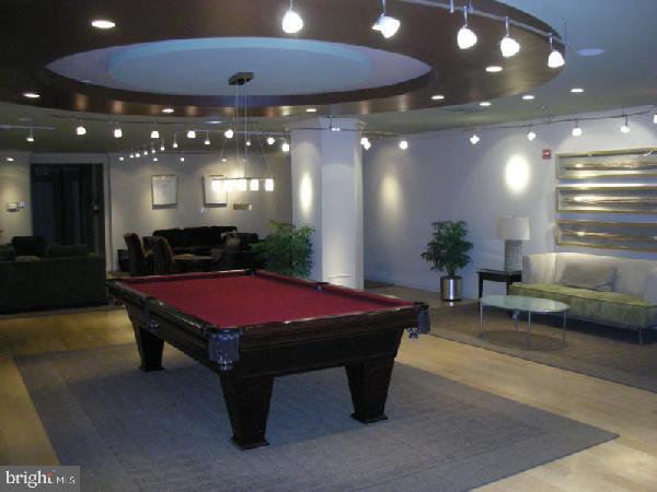 RENAISSANCE AT TYSONS - Residential Lease