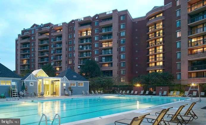 RENAISSANCE AT TYSONS - Residential Lease