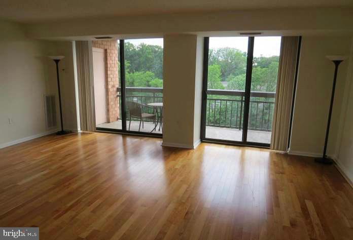 RENAISSANCE AT TYSONS - Residential Lease