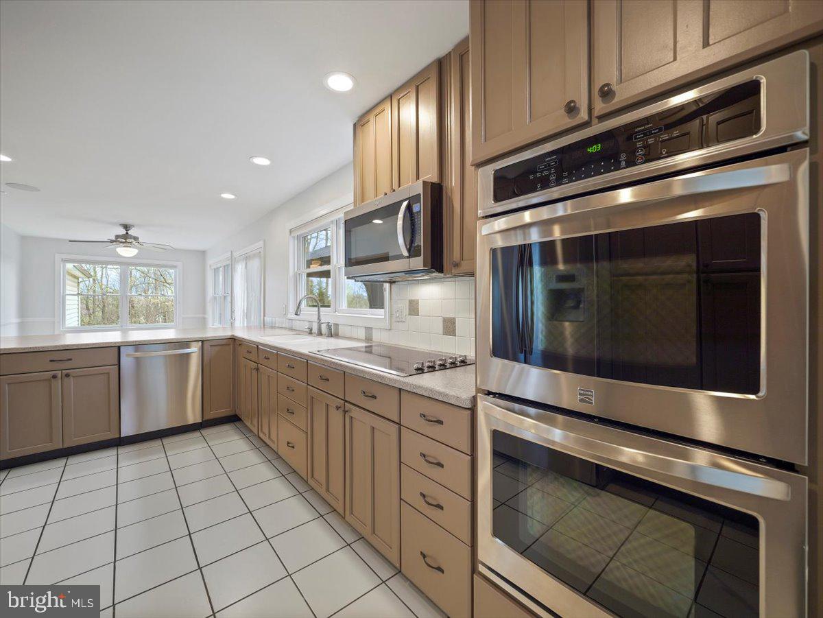 WESTWOOD MANOR - Residential