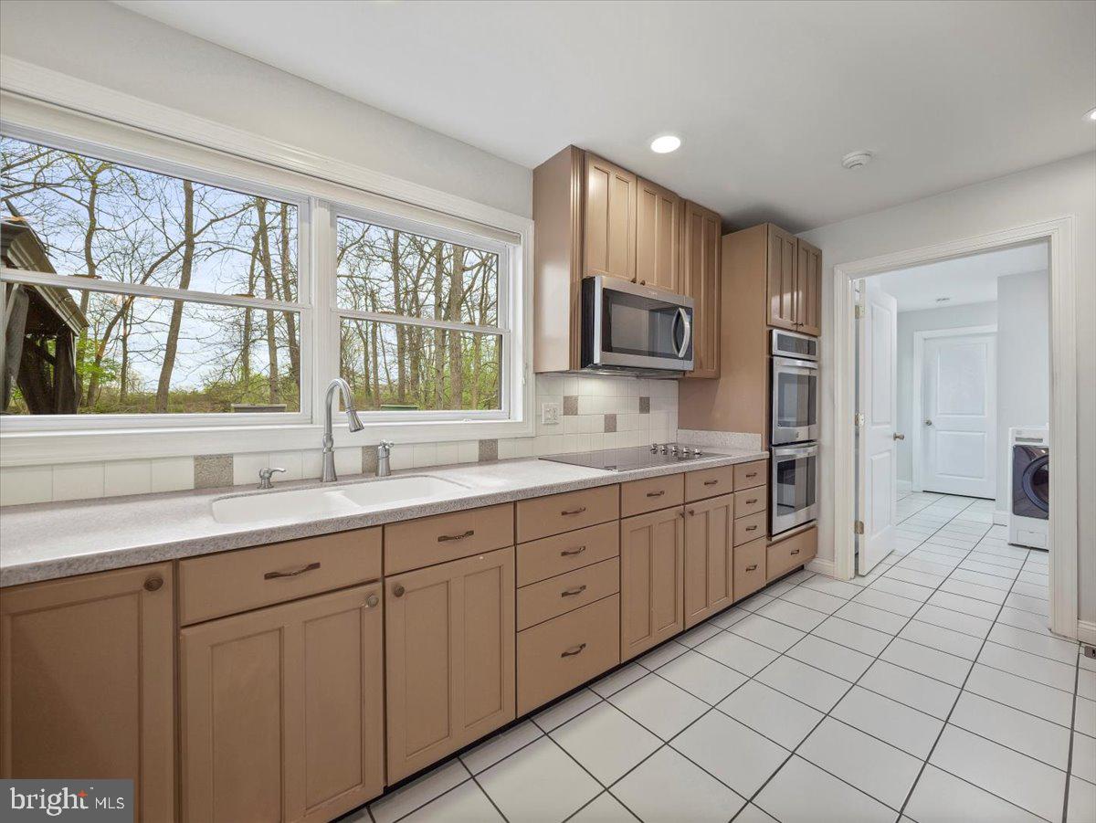 WESTWOOD MANOR - Residential