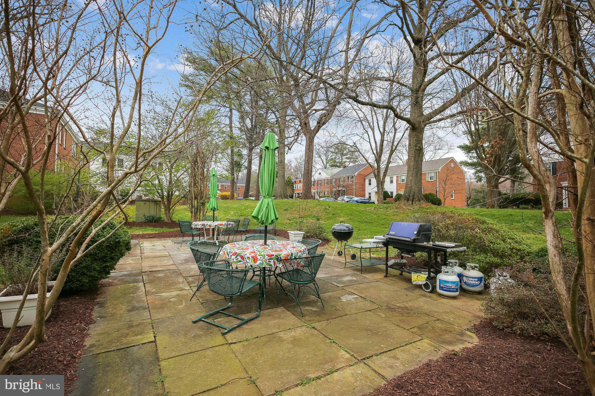 WOODLEY GARDENS - Residential