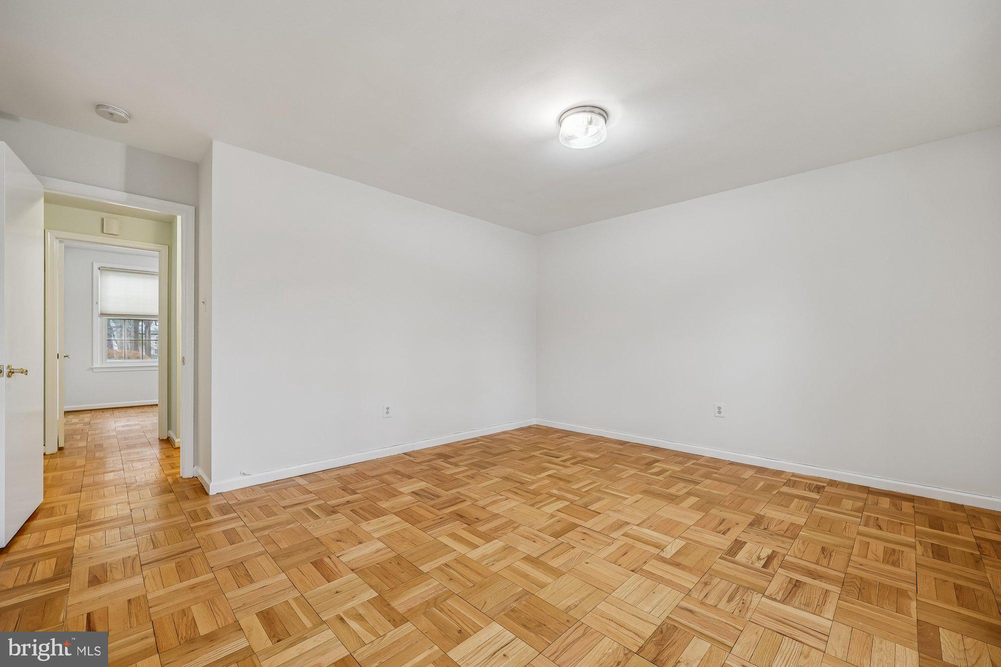 WOODLEY GARDENS - Residential