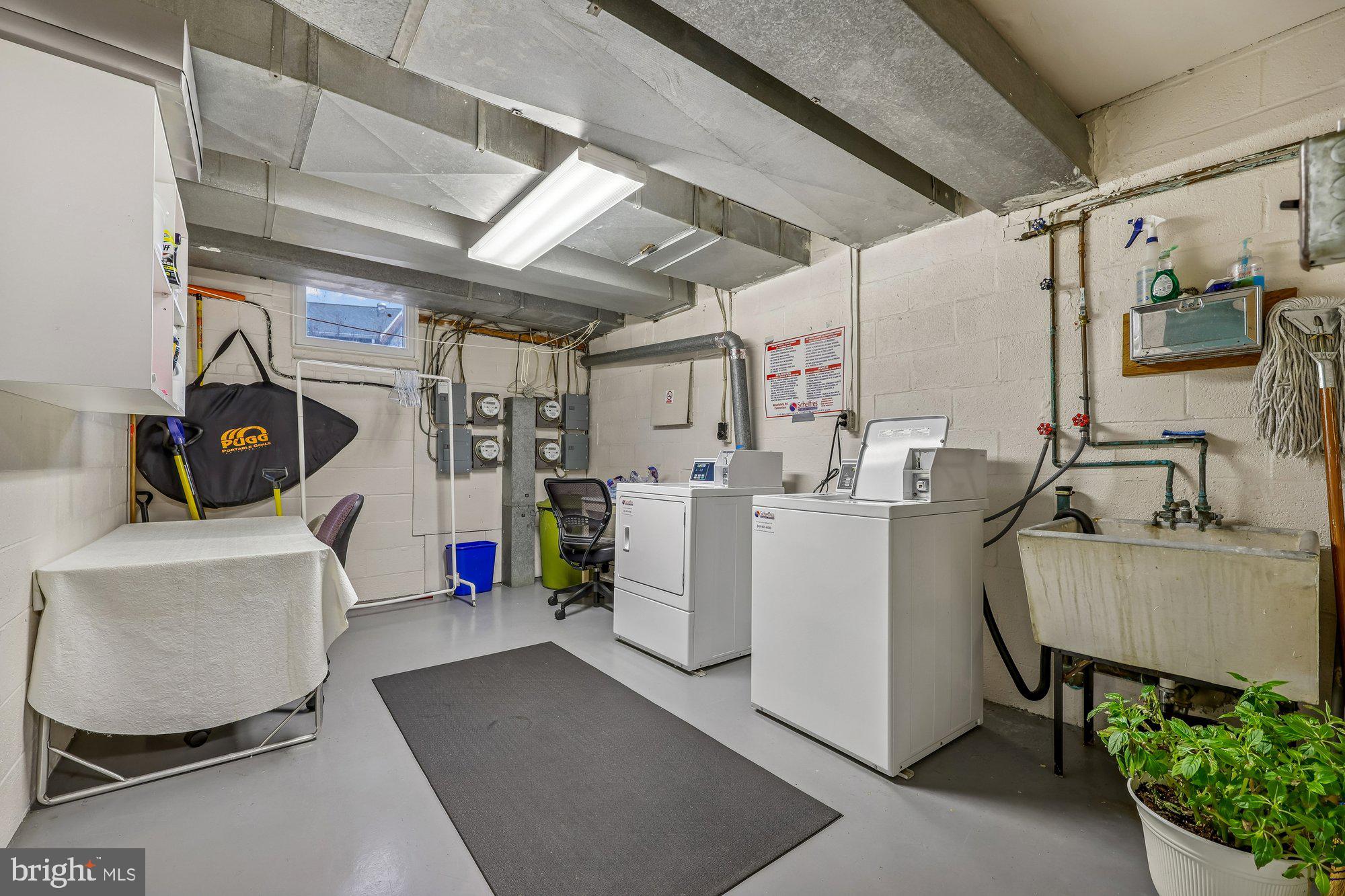 WOODLEY GARDENS - Residential