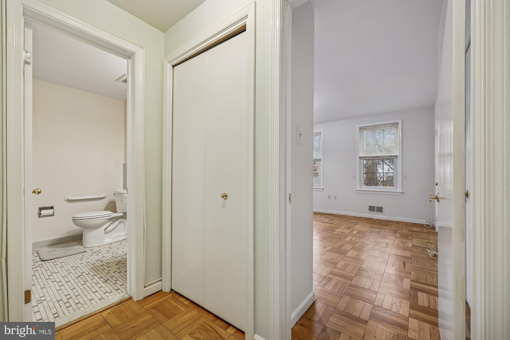 WOODLEY GARDENS - Residential