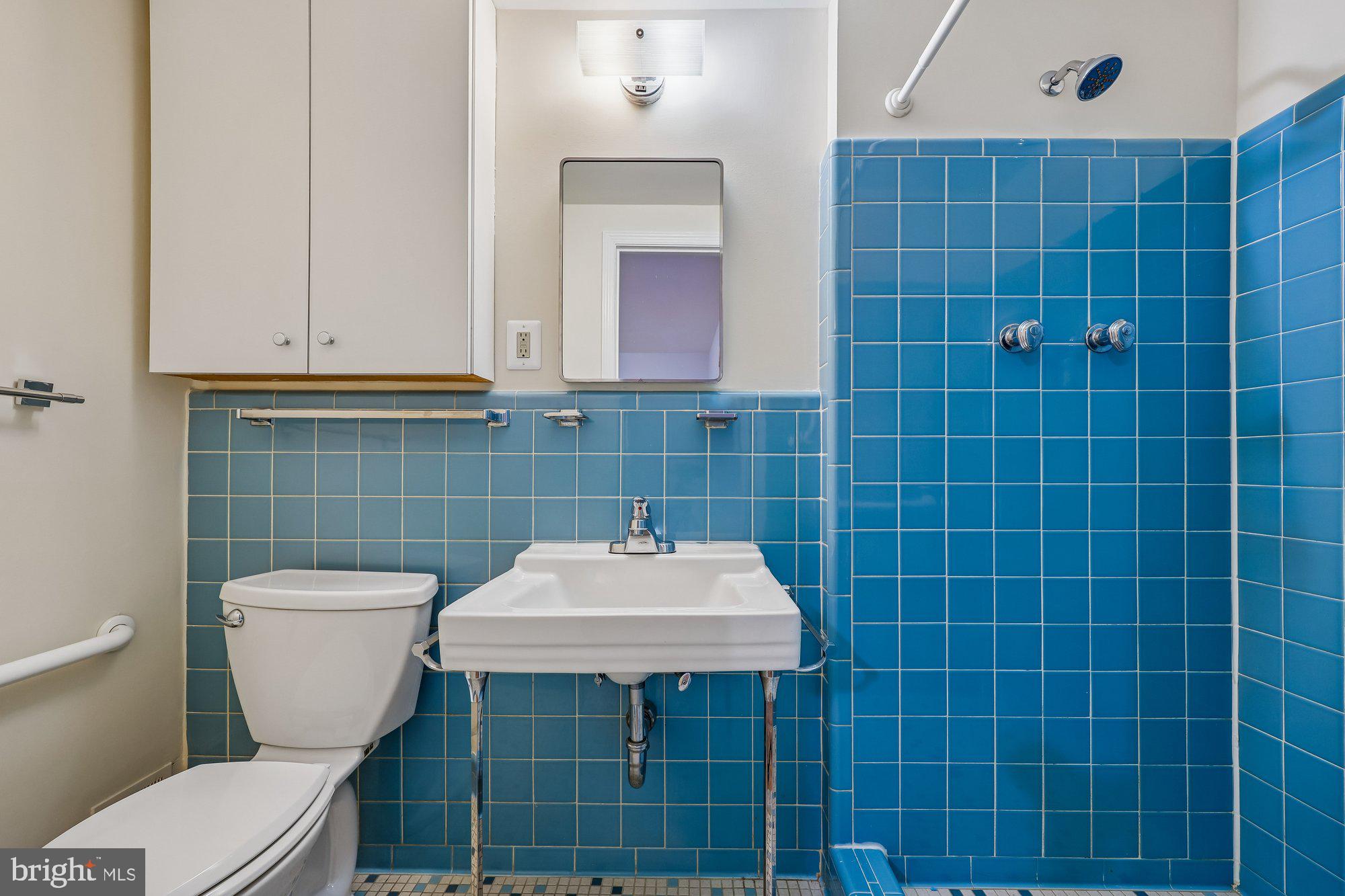 WOODLEY GARDENS - Residential