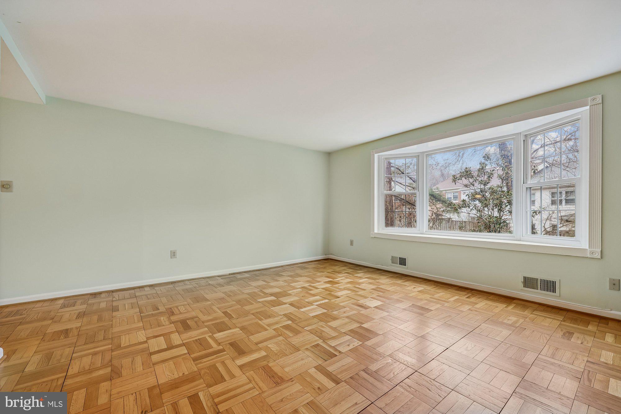 WOODLEY GARDENS - Residential