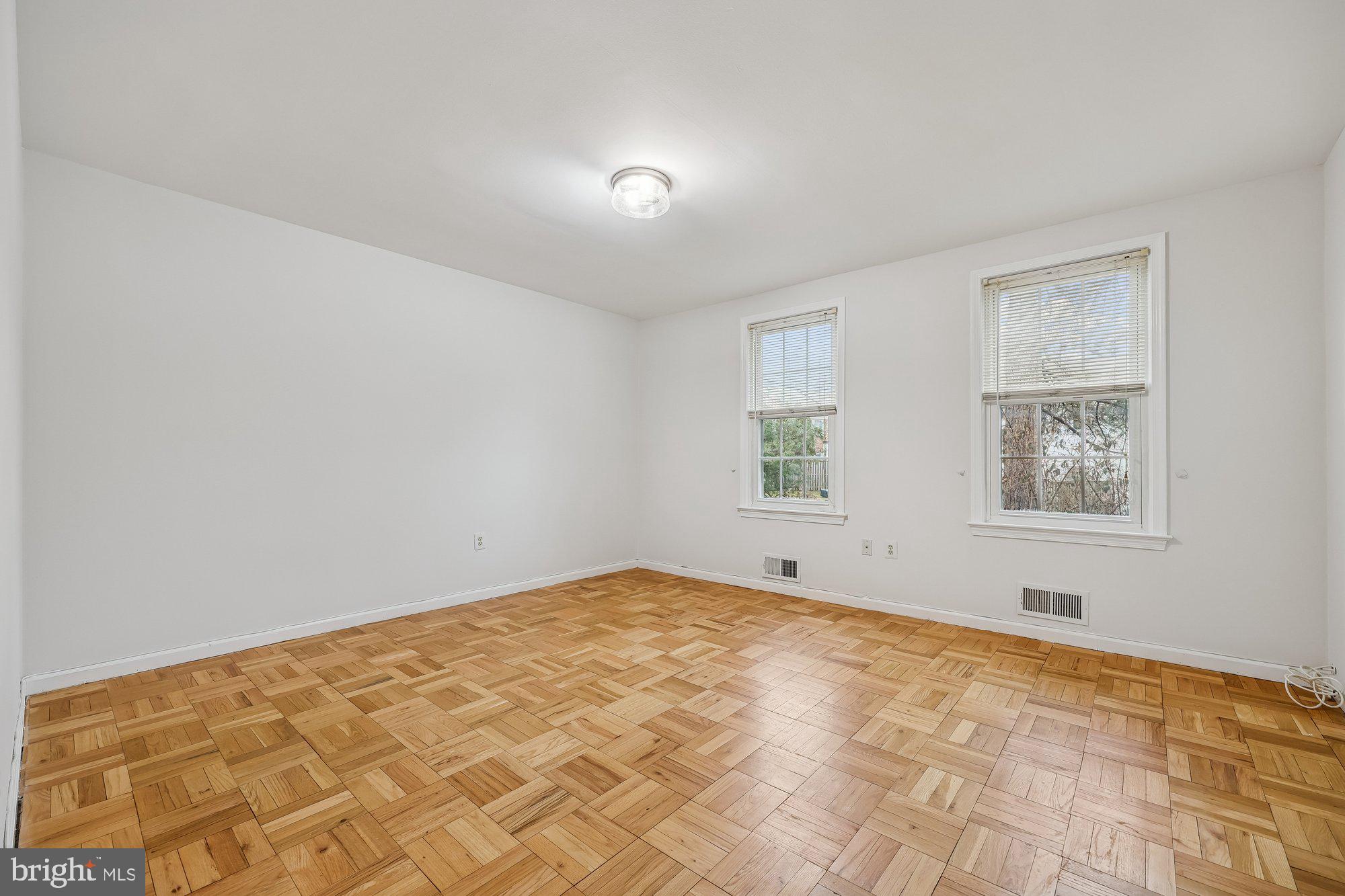 WOODLEY GARDENS - Residential