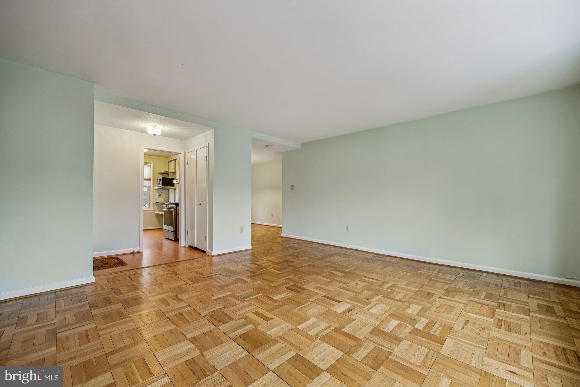 WOODLEY GARDENS - Residential