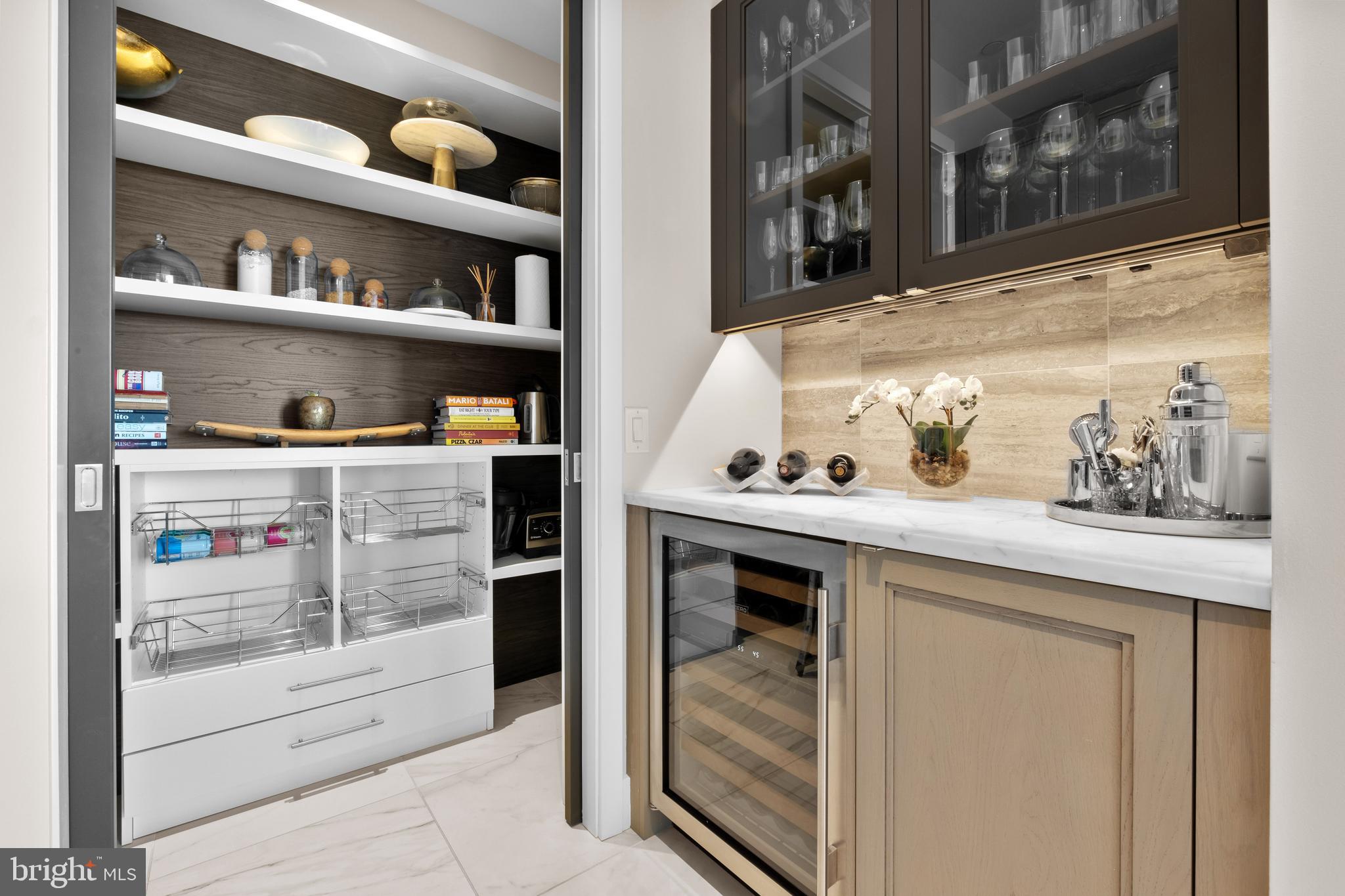 WASHINGTON SQ - Residential