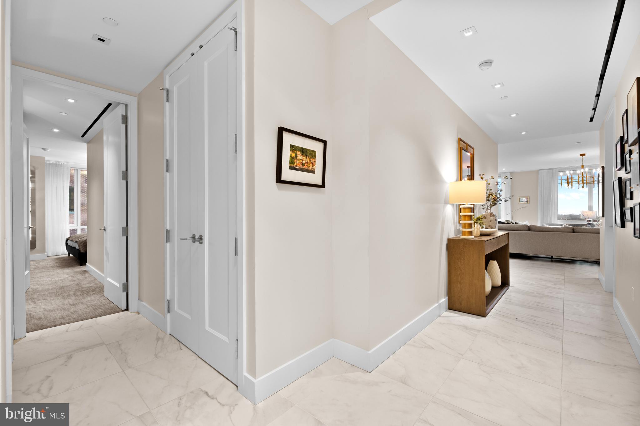 WASHINGTON SQ - Residential