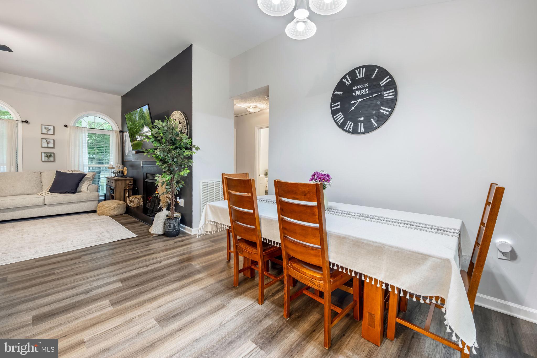 BRIDLE WOODS - Residential