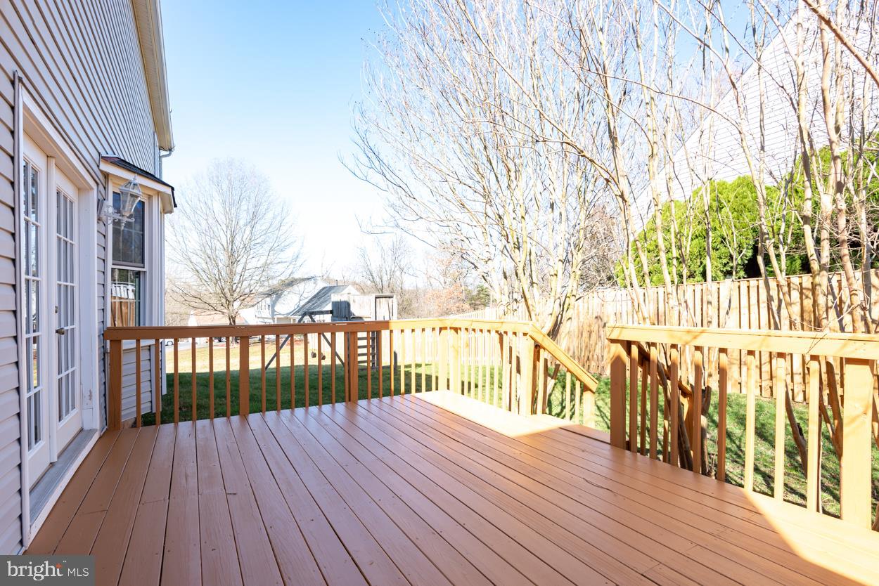 COUNTRY ROADS - Residential