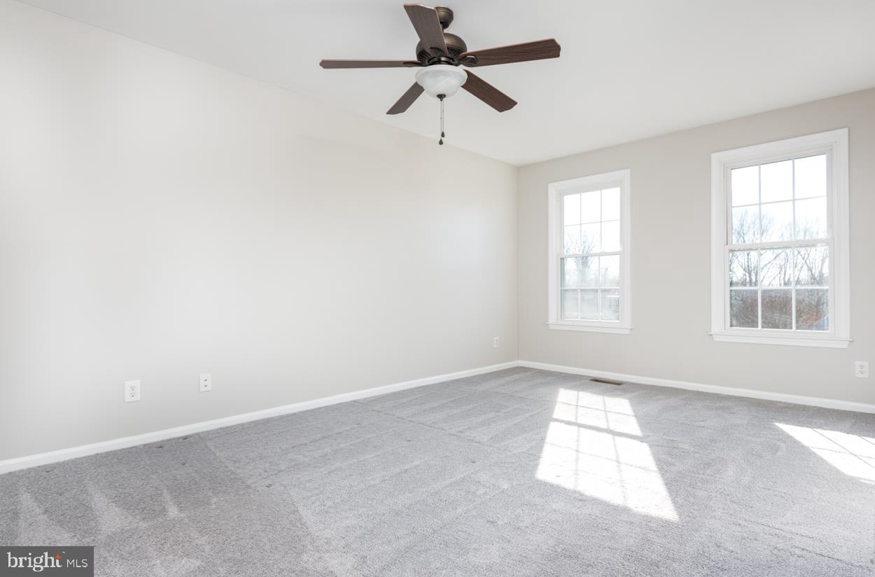 COUNTRY ROADS - Residential