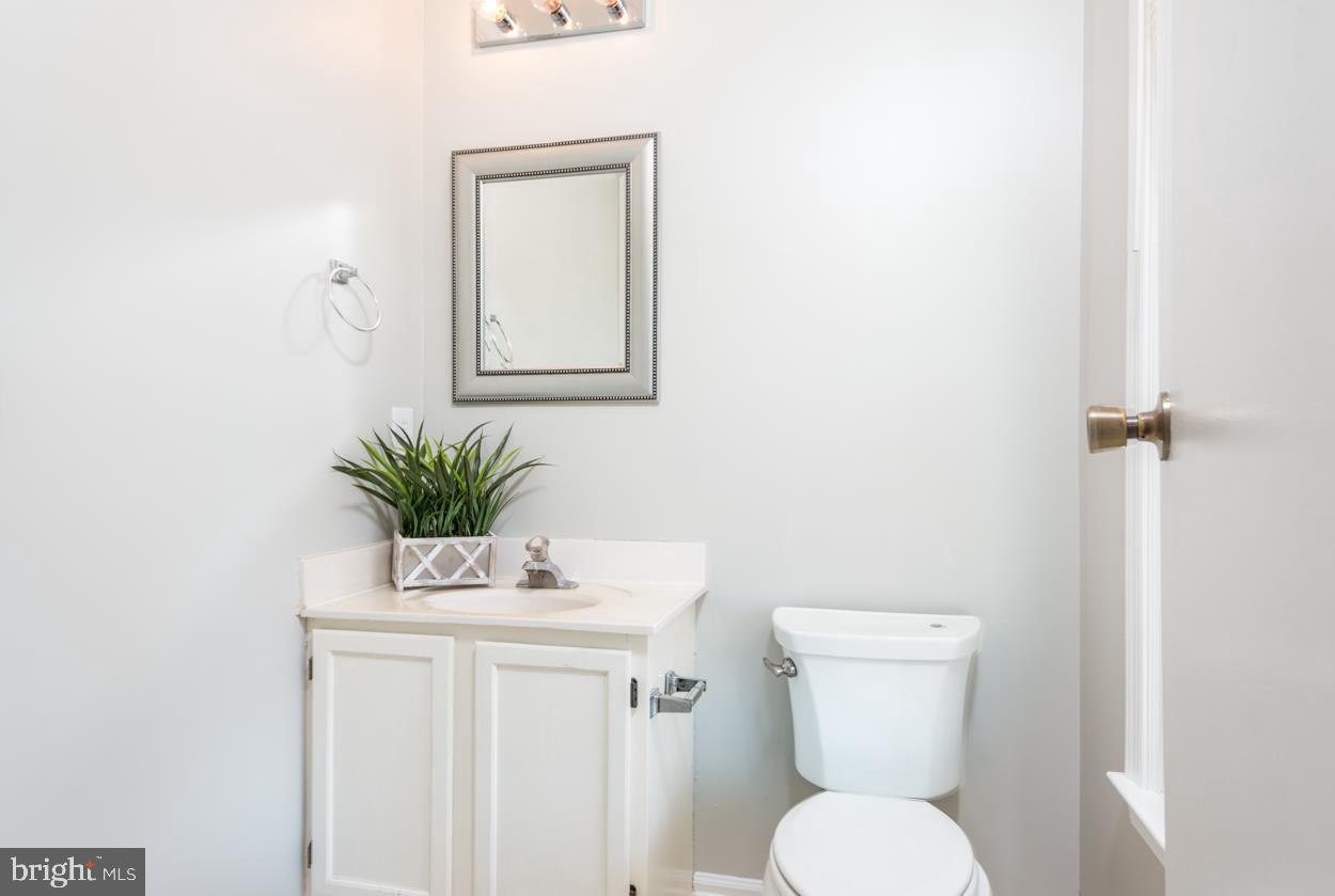 COUNTRY ROADS - Residential