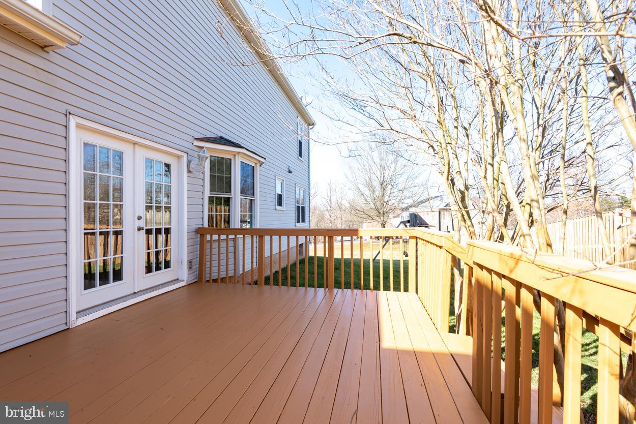 COUNTRY ROADS - Residential