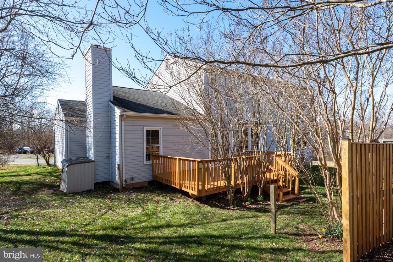 COUNTRY ROADS - Residential