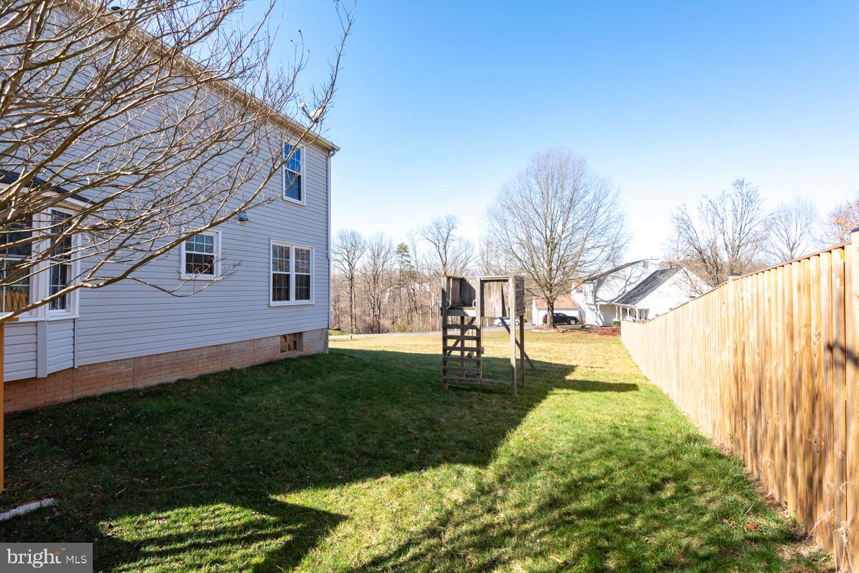 COUNTRY ROADS - Residential