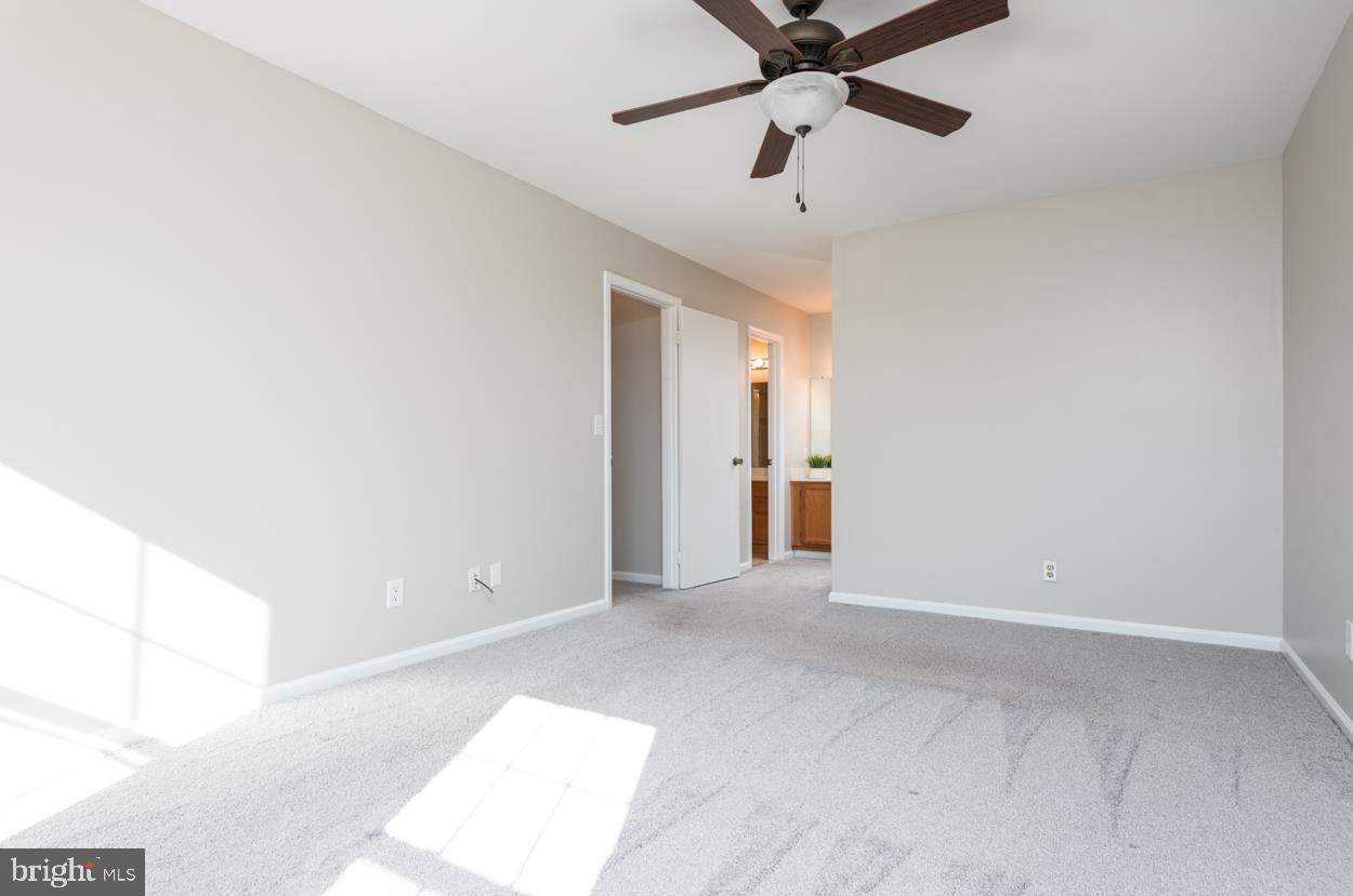 COUNTRY ROADS - Residential