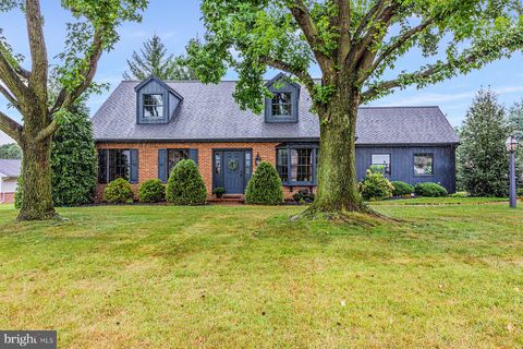 Photo of 3937 LOCUST GROVE RD, COLUMBIA, PA 17512 (MLS # PALA2028508)
