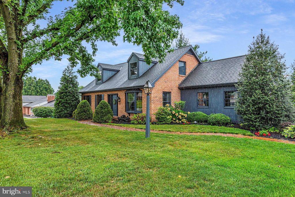 Photo of 3937 LOCUST GROVE RD, COLUMBIA, PA 17512 (MLS # PALA2028508)